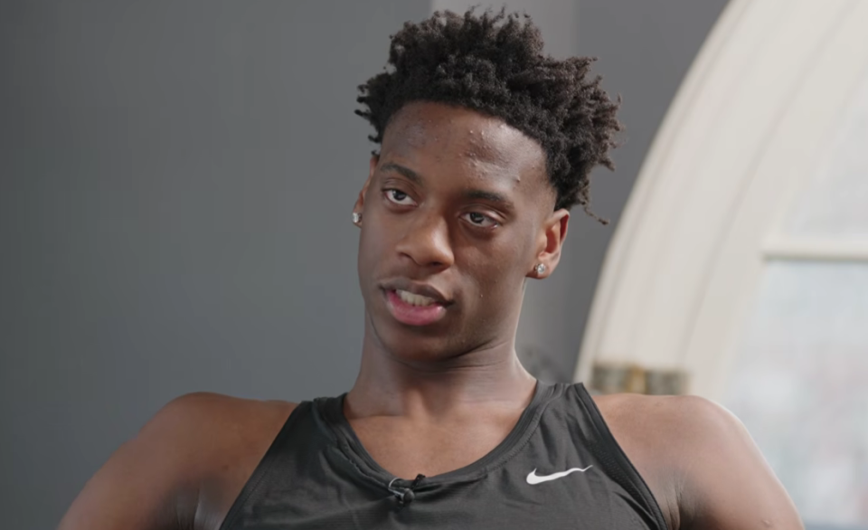 九游体育app下载官网-迪班萨冲击状元生变数！自曝今年可能不参选 我妈想让我大学毕业